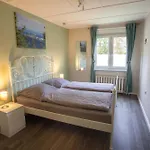 Am Waldesrand 3*