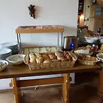 Am Waldesrand 3*