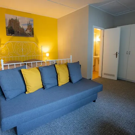 Am Waldesrand 3*