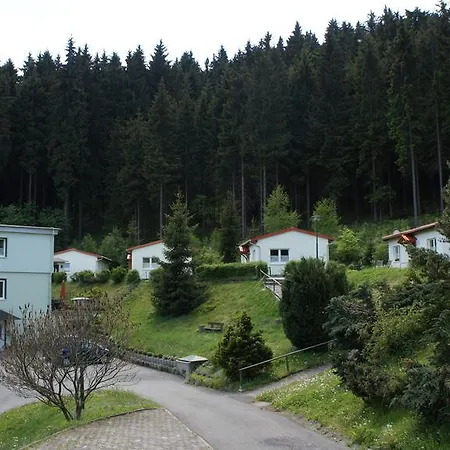 Am Waldesrand 3*