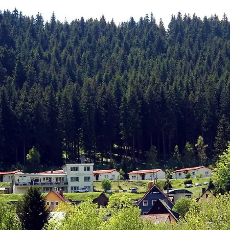 Am Waldesrand Konukevi 3*